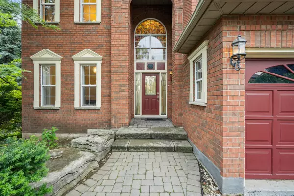 Oakville, ON L6H 6S3,2322 Woodridge WAY