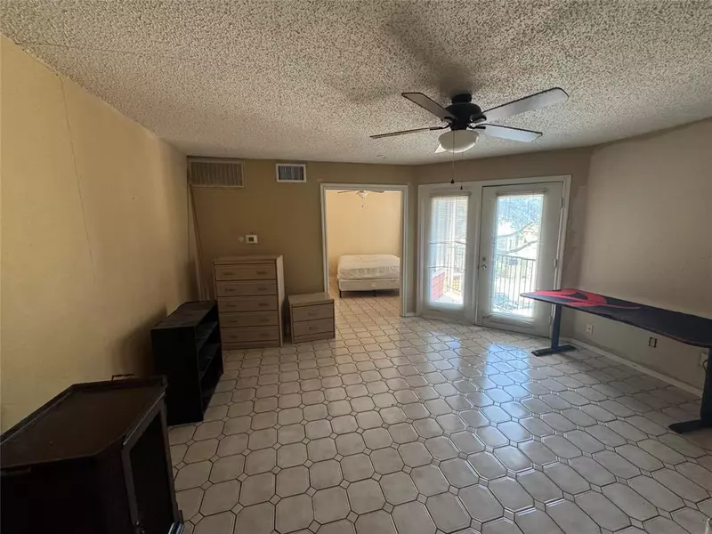 9805 Walnut Street #C303, Dallas, TX 75243