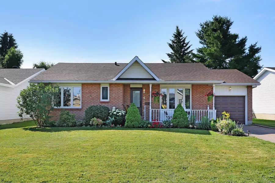 4 Maple DR, Arnprior, ON K7S 3V4