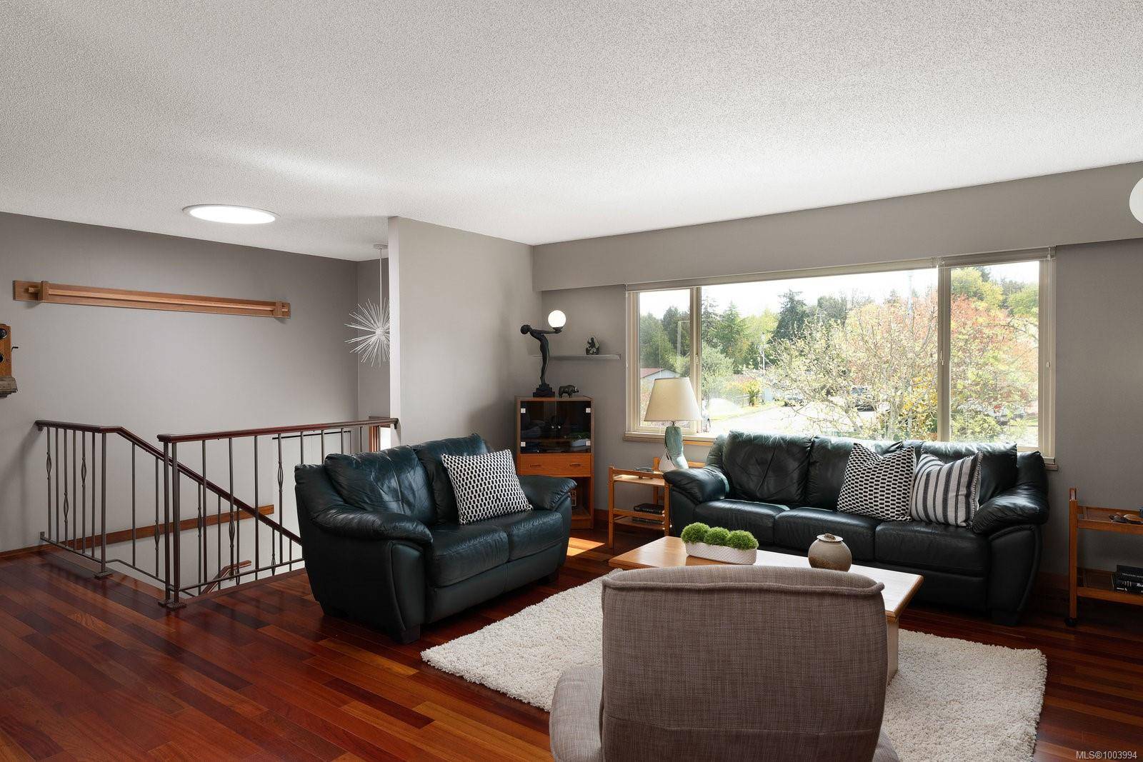 Saanich, BC V8X 4C1,3916 Landis Pl