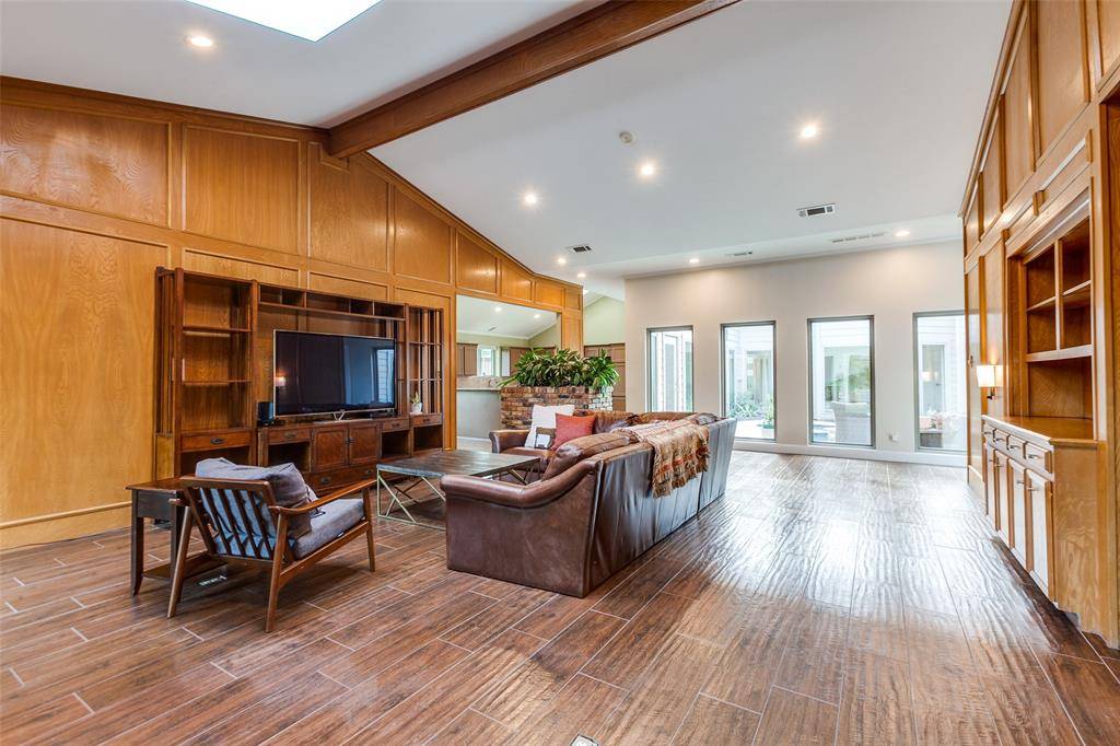 Dallas, TX 75248,16102 Red Cedar Trail