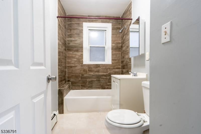 Paterson City, NJ 07503,308 Atlantic St #1
