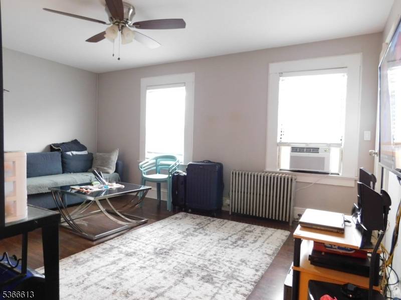 Totowa Boro, NJ 07512,176 Totowa Rd
