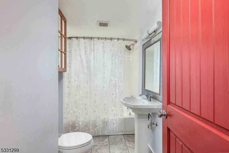 Vernon Twp., NJ 07422,222 Alturas Rd