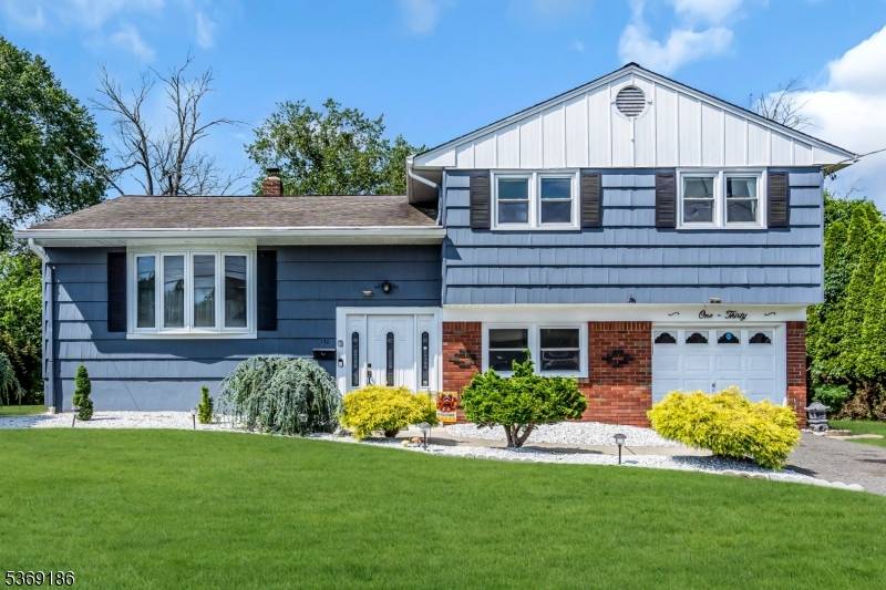130 Evans Dr, Manville Boro, NJ 08835