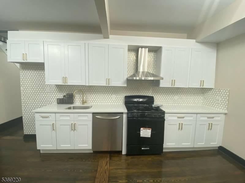 11 Center St #A, High Bridge Boro, NJ 08829