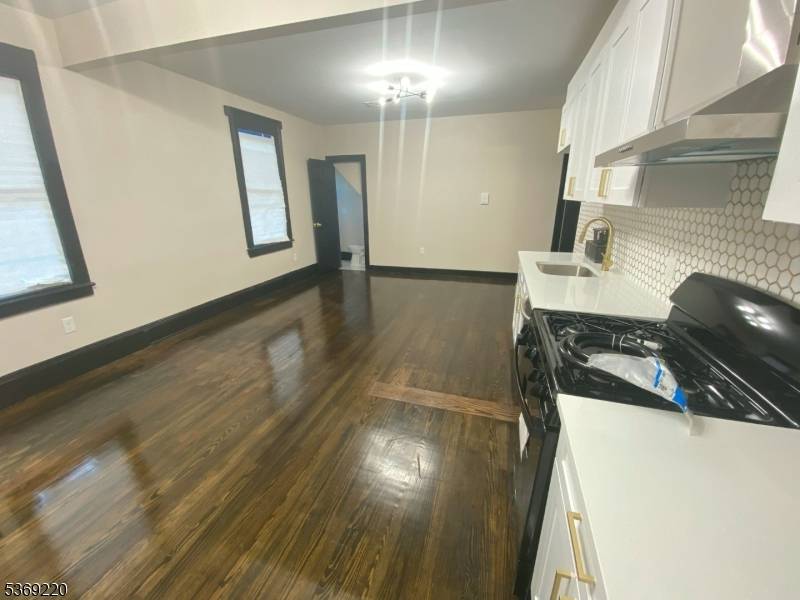 High Bridge Boro, NJ 08829,11 Center St #A