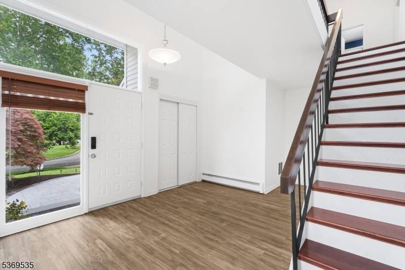 Bernards Twp., NJ 07920,37 Compton Ct