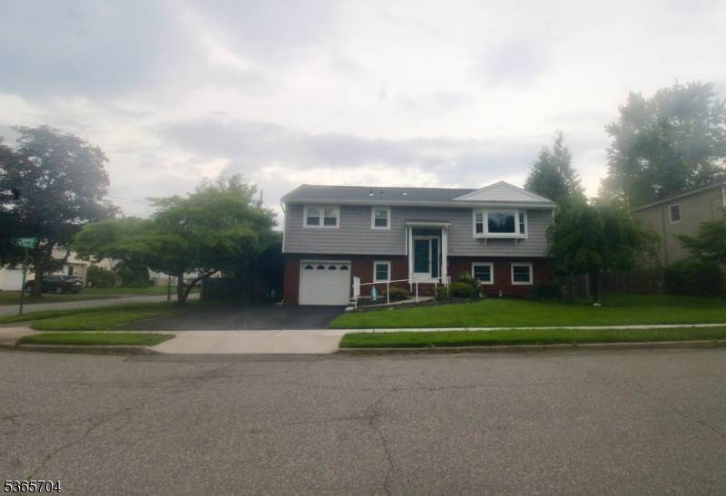 29 Arcadia Rd, Pompton Lakes Boro, NJ 07442