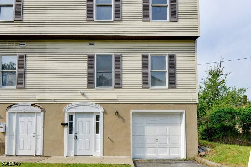 145 SO Arlington, East Orange City, NJ 07018