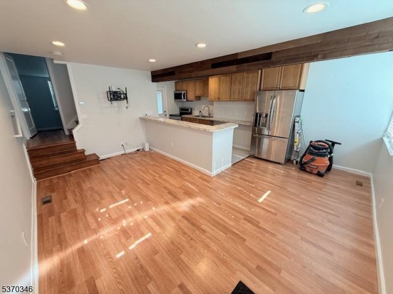 Dover Town, NJ 07801,131 Baker St