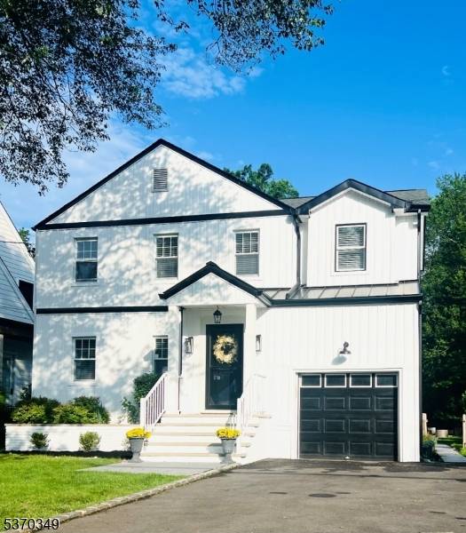 52 Collinwood Ave, Livingston Twp., NJ 07039