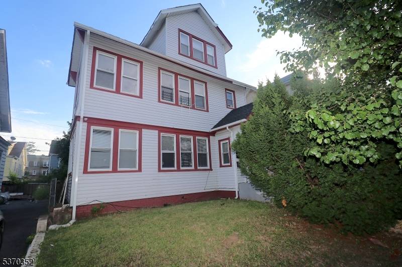 176 Shephard Ave #1, Newark City, NJ 07112