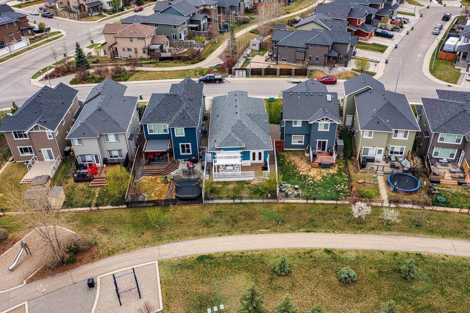 Airdrie, AB T4A 0H1,114 Ravenscroft GN SE