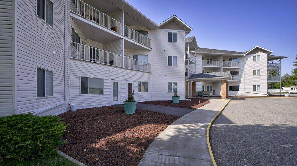 Strathmore, AB T1P 1N6,3 Parklane WAY #209