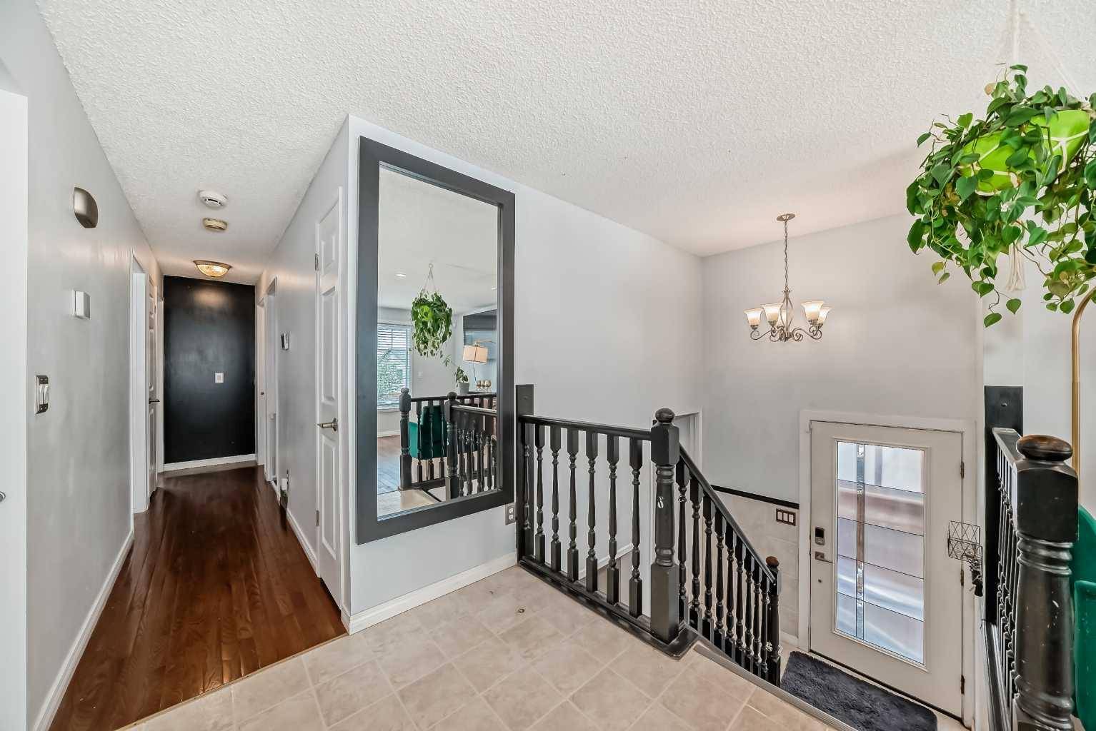 Calgary, AB T2Y 1H6,395 Shawcliffe CIR Southwest