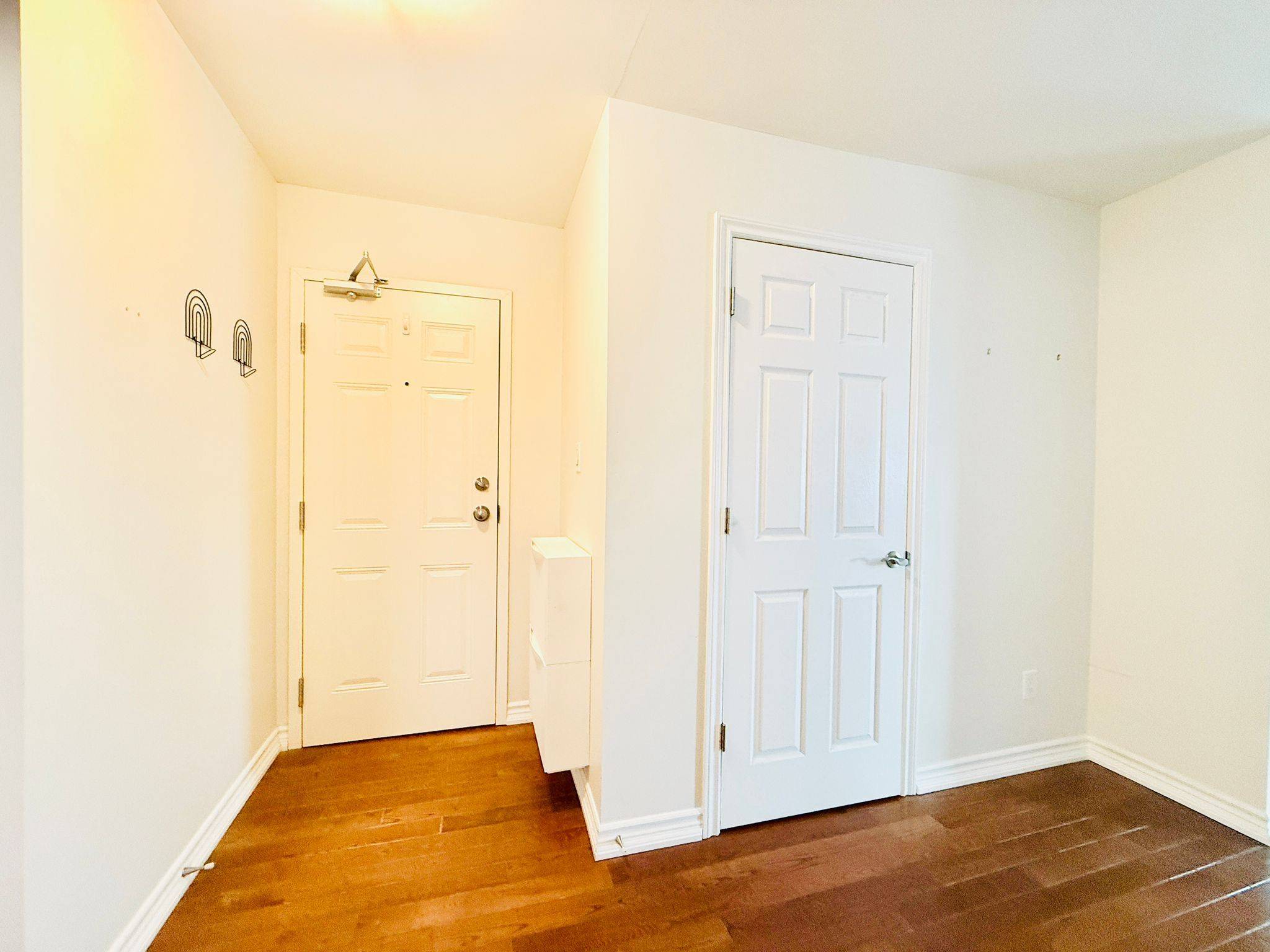 Toronto C02, ON M5R 2H6,132 Avenue RD #Apt C