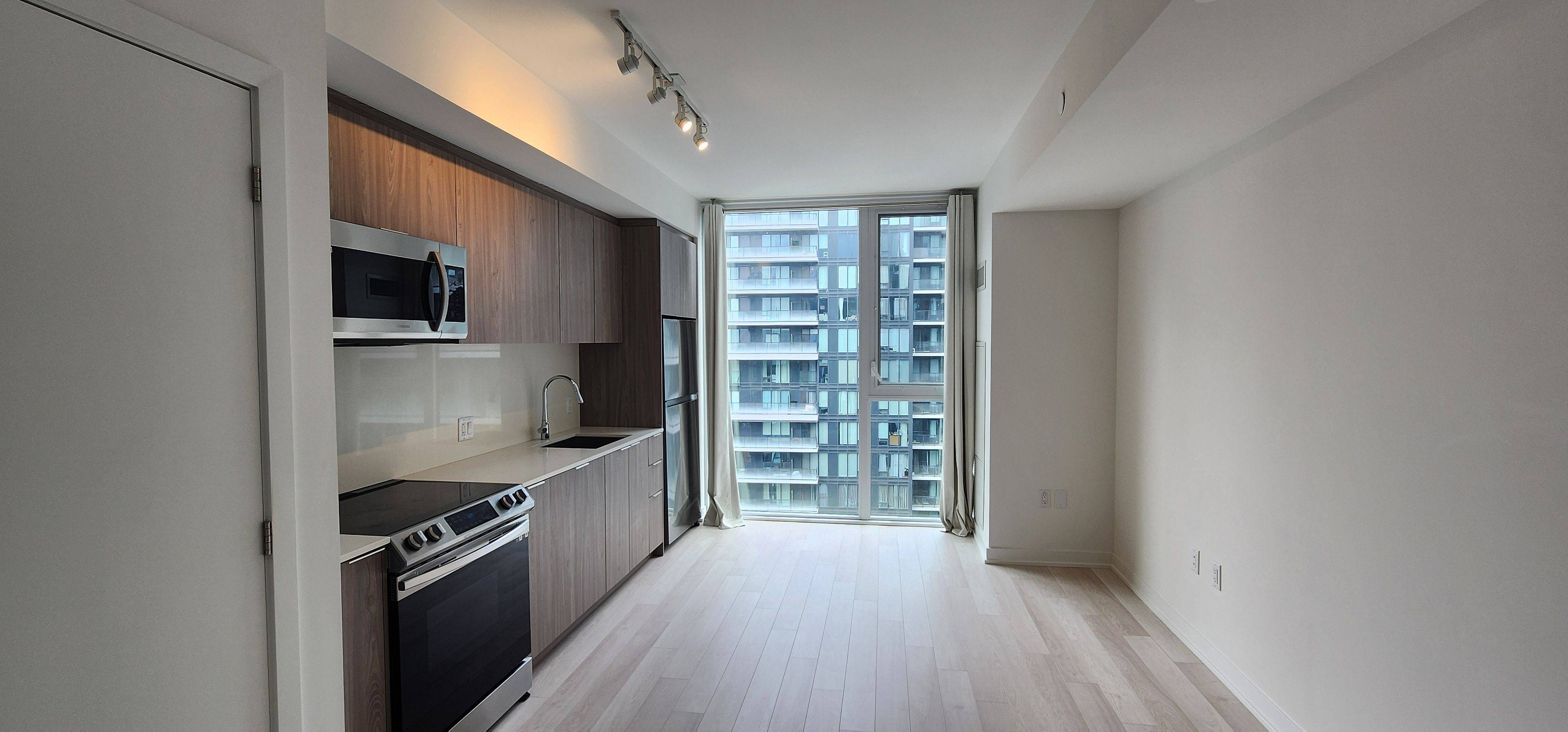 Toronto C01, ON M5V 1K2,357 King ST #3806