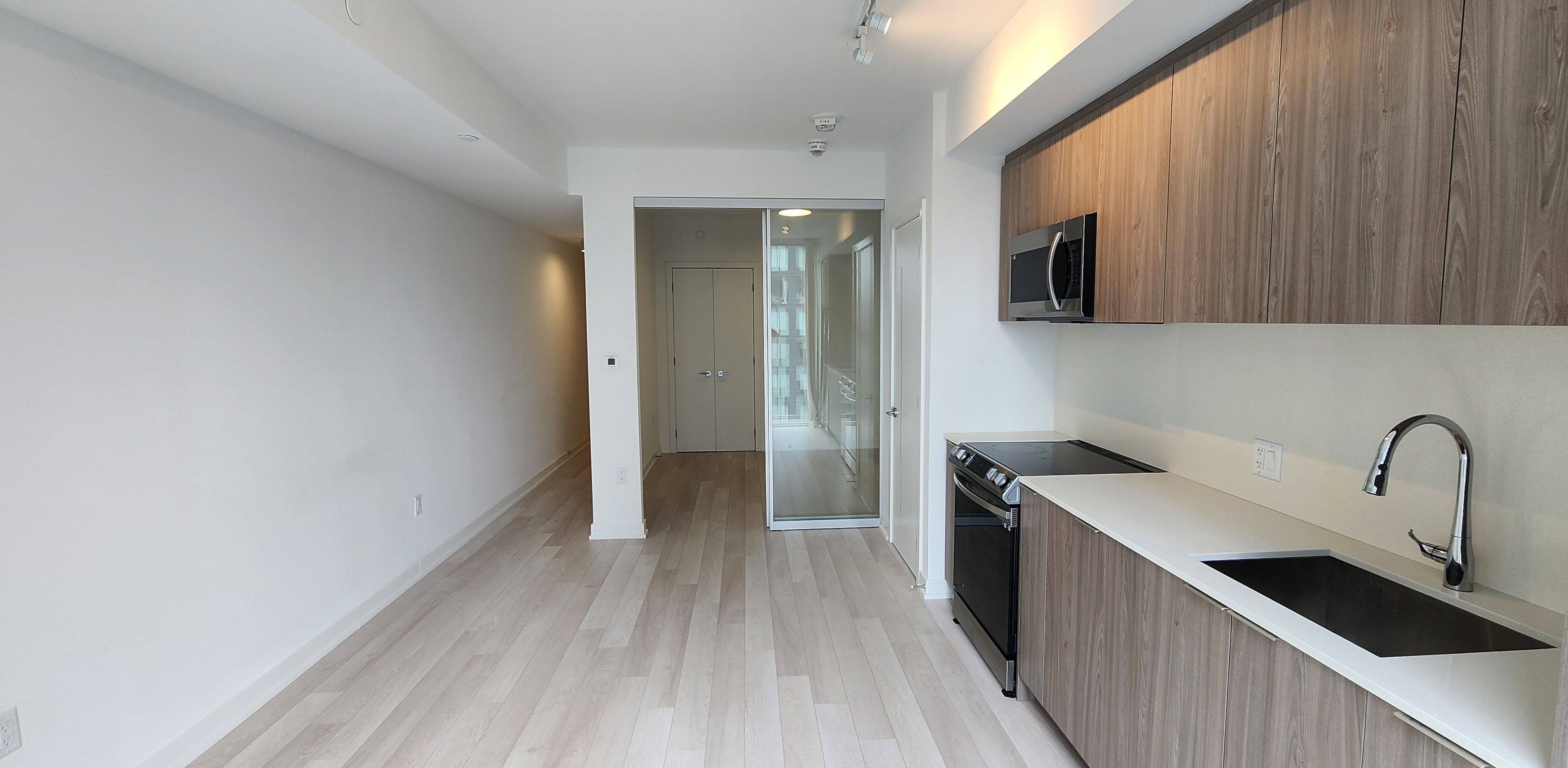 Toronto C01, ON M5V 1K2,357 King ST #3806