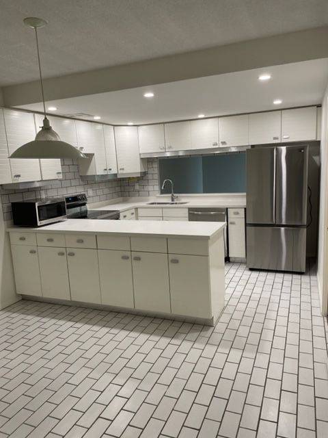 Toronto C15, ON M2H 3N9,65 Skymark DR #2403