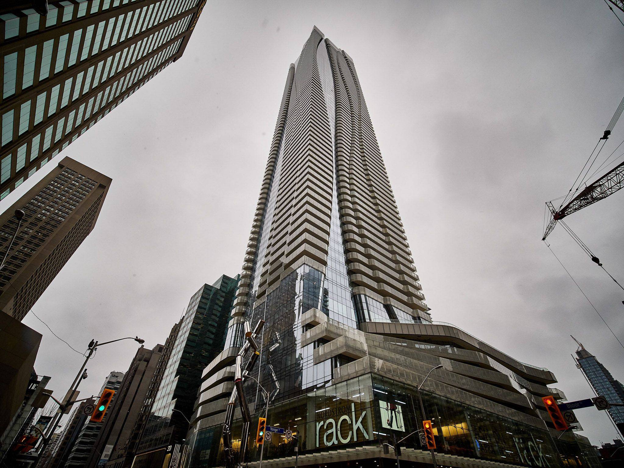 1 Bloor ST E #3605, Toronto C08, ON M4W 1A9