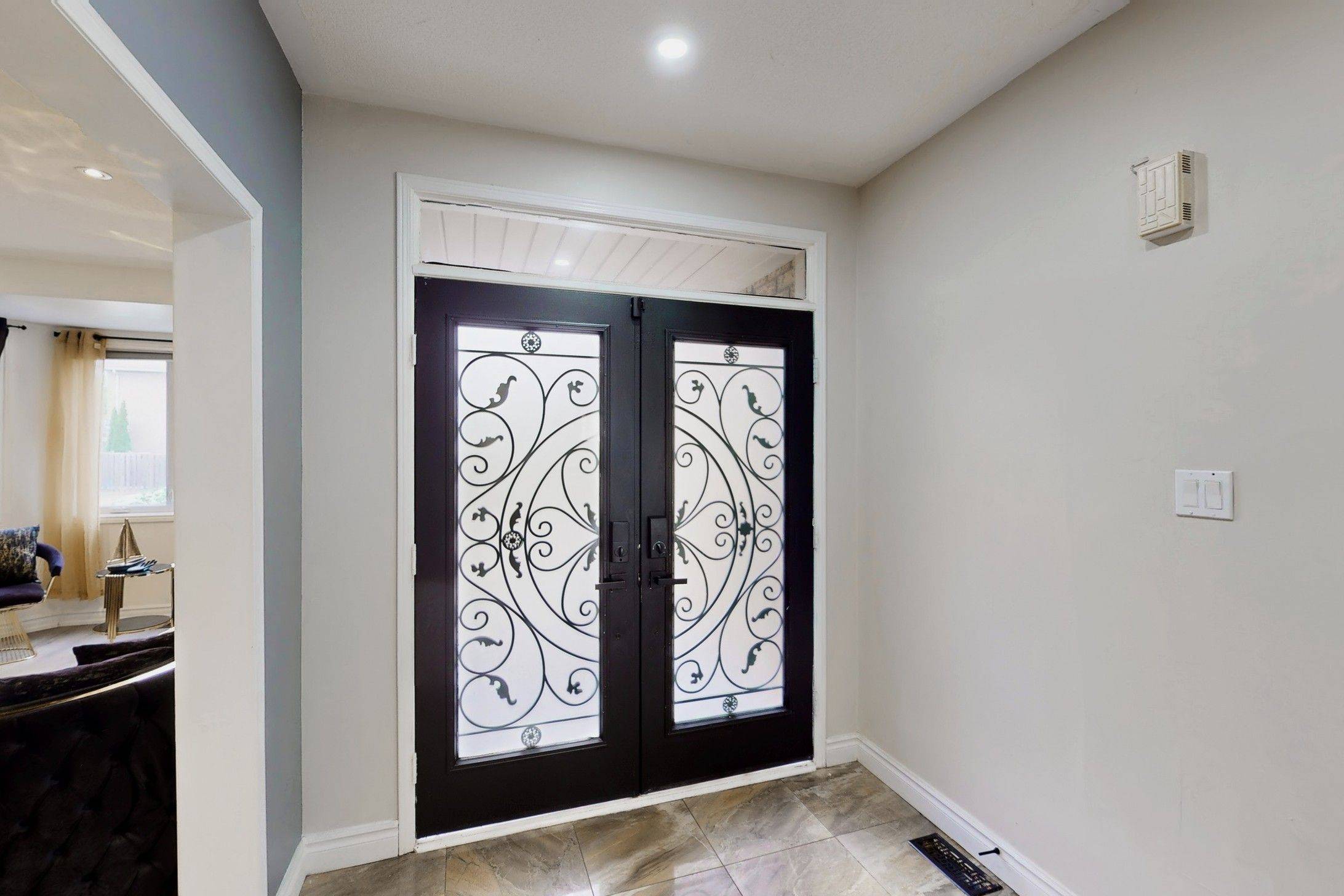 Oshawa, ON L1J 8N2,981 Deer Valley DR