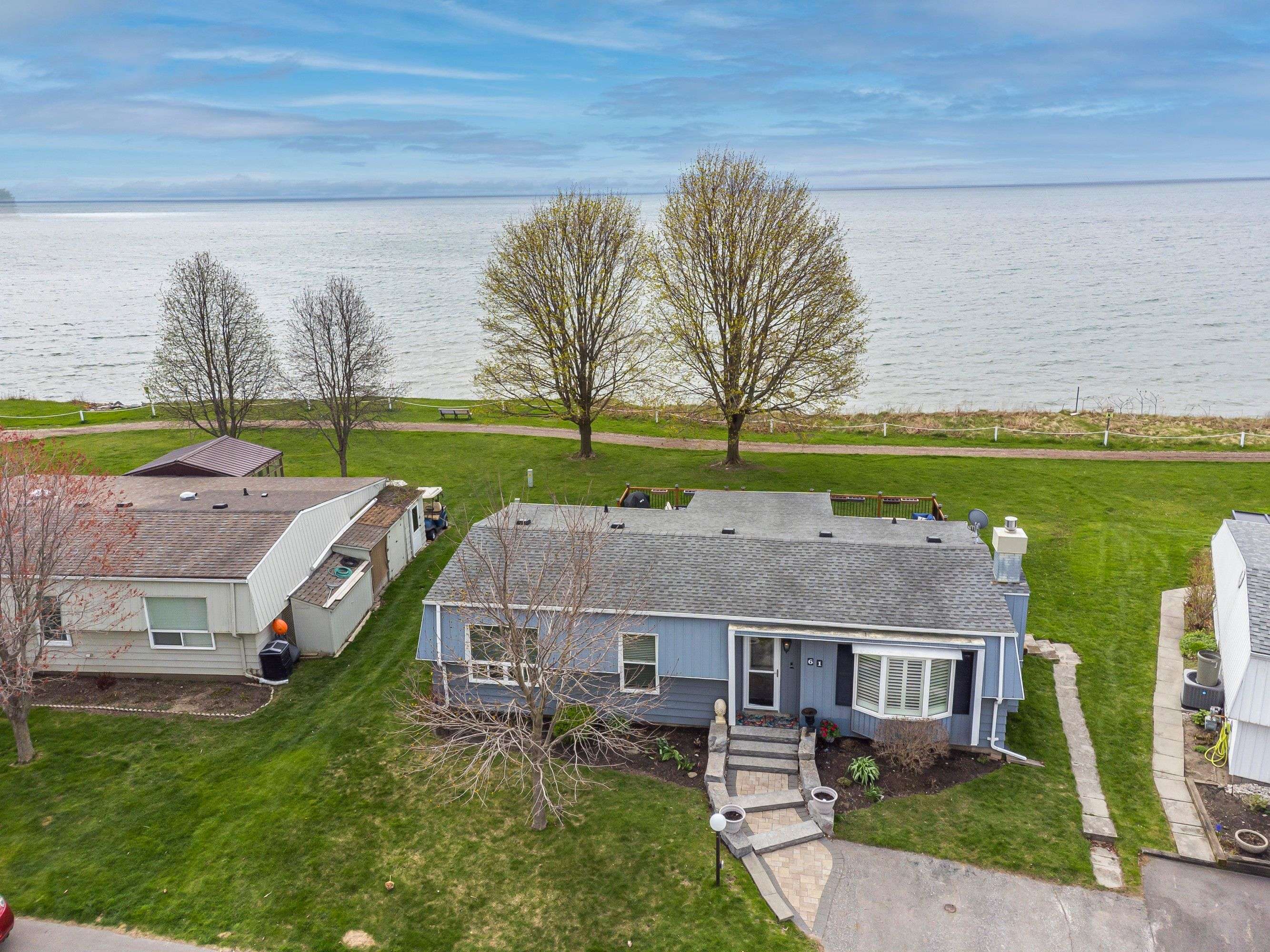 Clarington, ON L1B 1A6,61 Bluffs RD