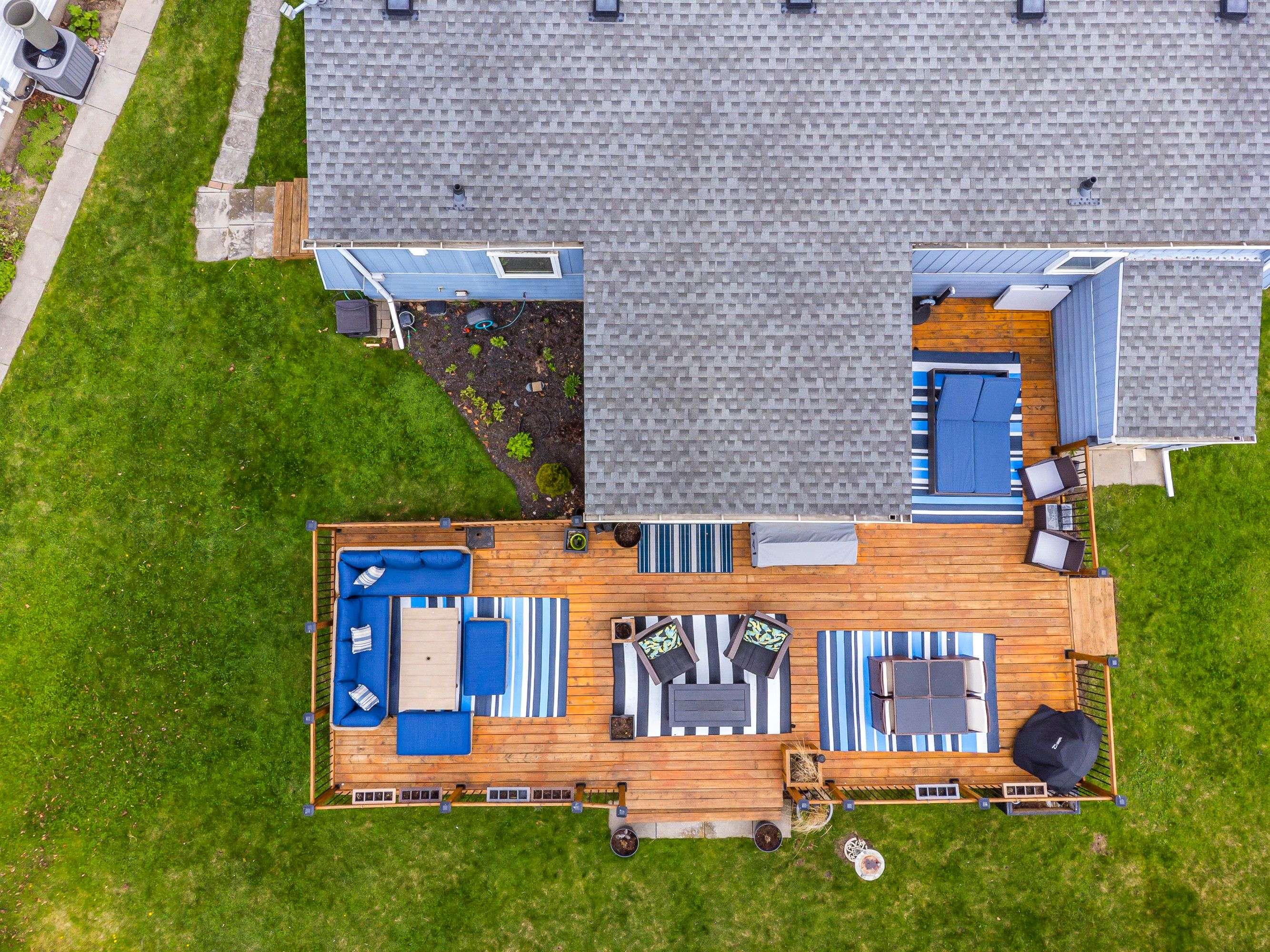 Clarington, ON L1B 1A6,61 Bluffs RD