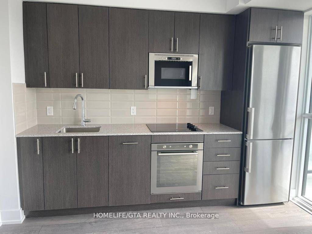 Oshawa, ON L1L 0R5,2550 Simcoe ST N #802