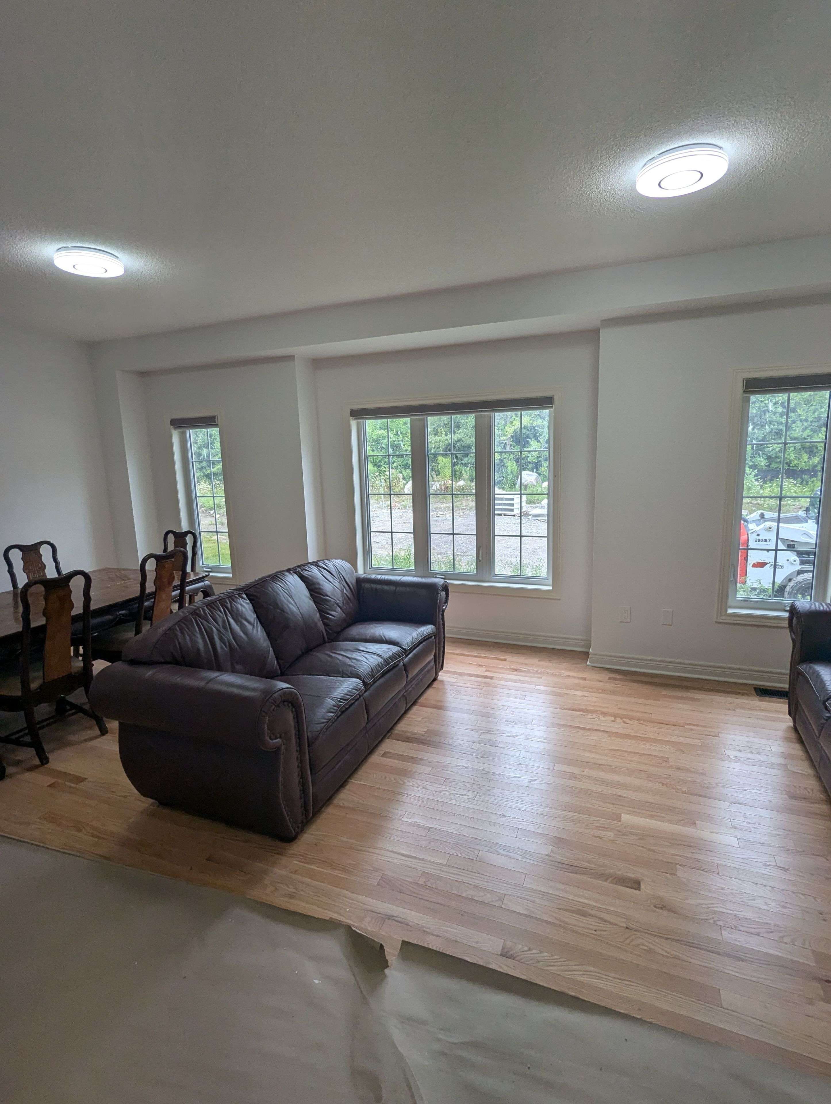 Oshawa, ON L1K 1A4,676 Fleetwood DR W