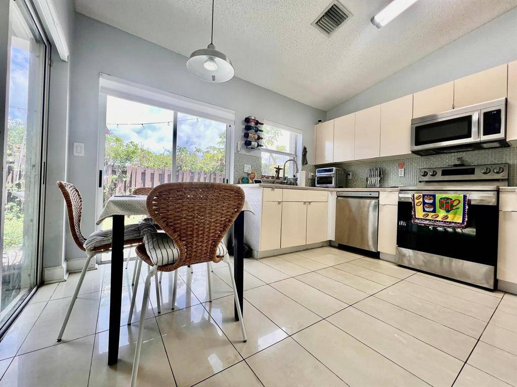 Doral, FL 33178,11252 NW 58th Ter