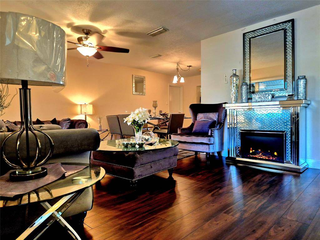 1390 NW 70th Ln, Margate, FL 33063