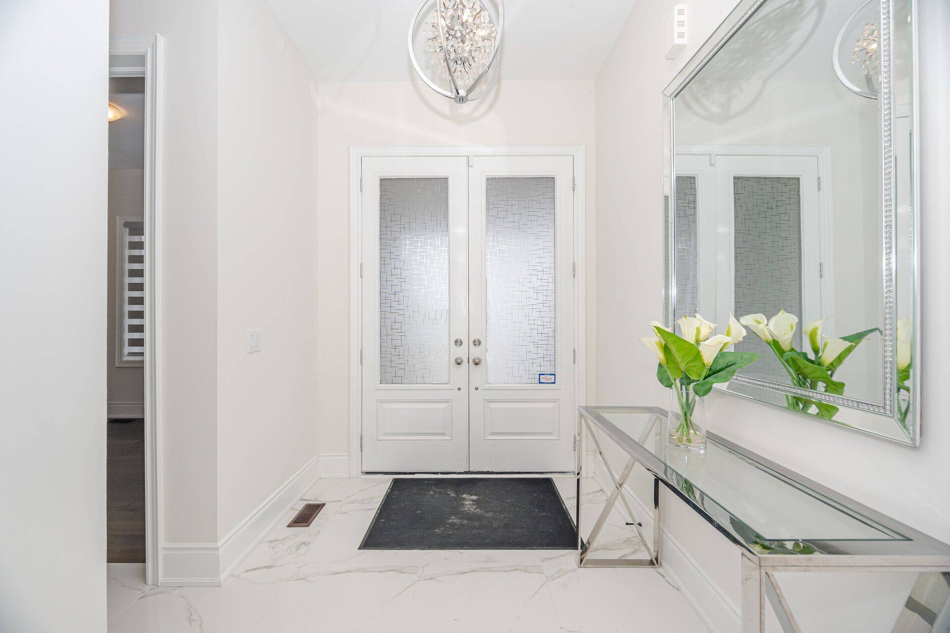 East Gwillimbury, ON L0J 1C0,103 Petal AVE
