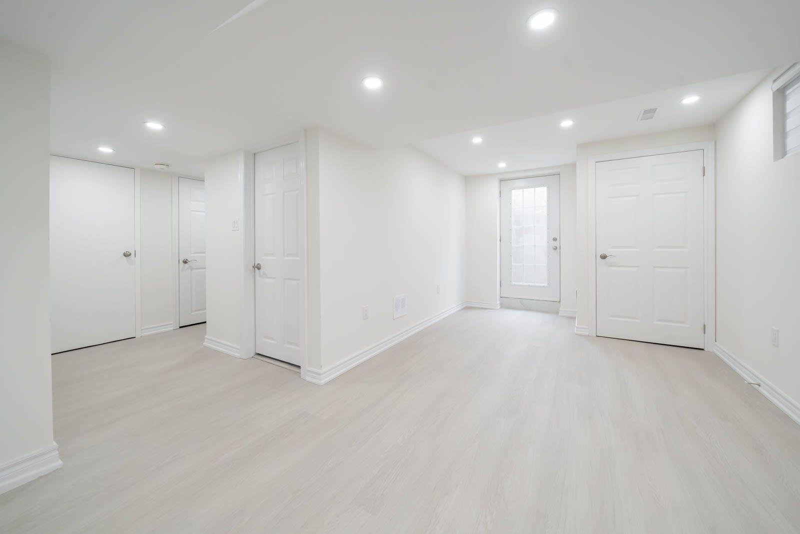 Markham, ON L3S 0G2,17 Jinnah AVE #Lower