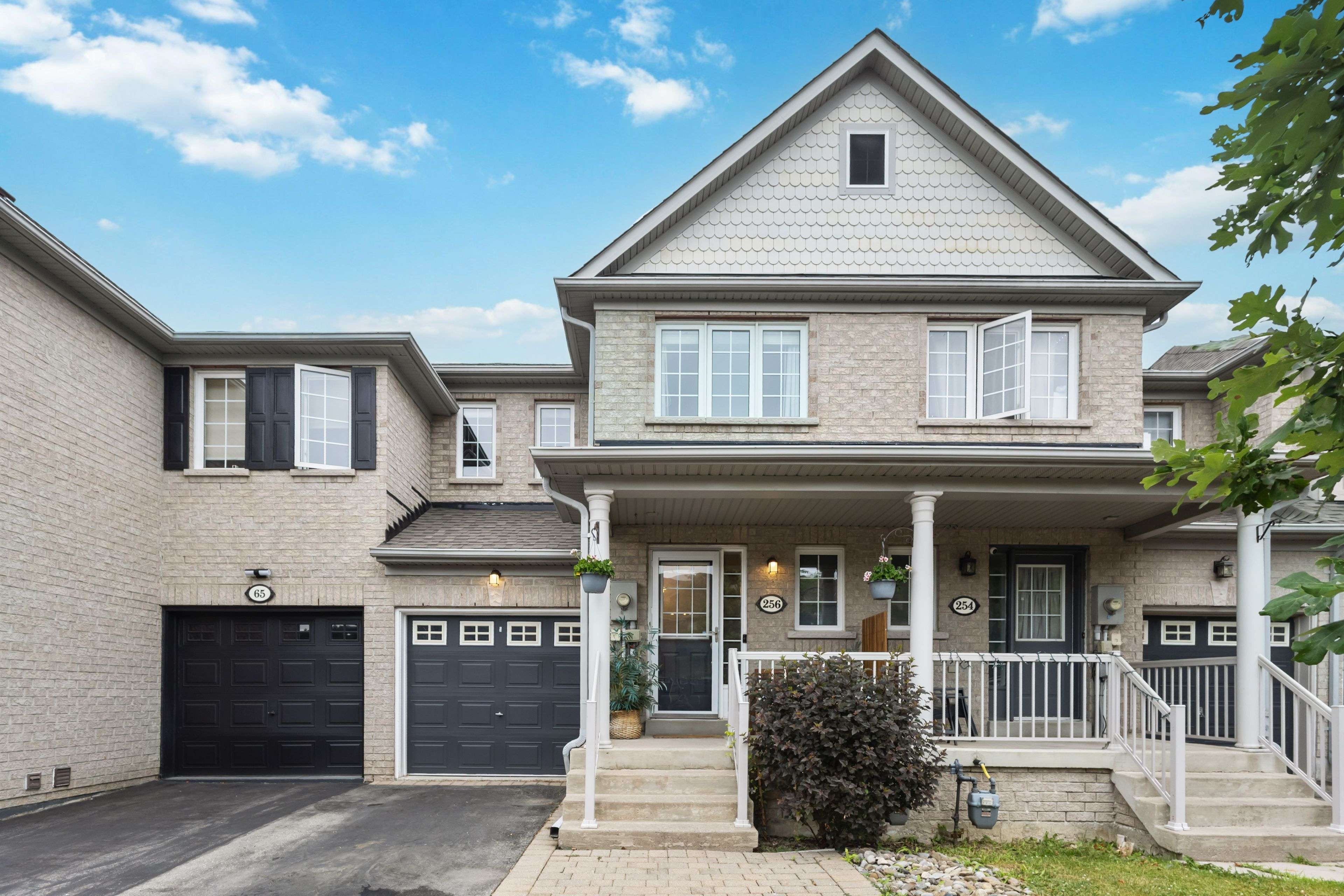 256 Coleridge DR, Newmarket, ON L3X 2T6