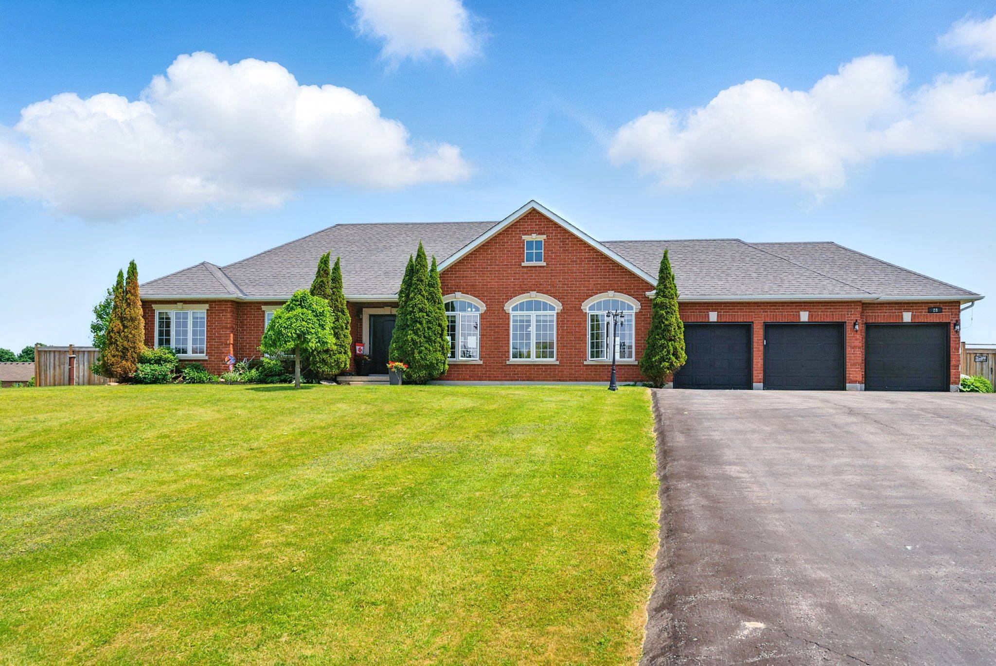 Uxbridge, ON L9P 0A9,28 Bagshaw CRES
