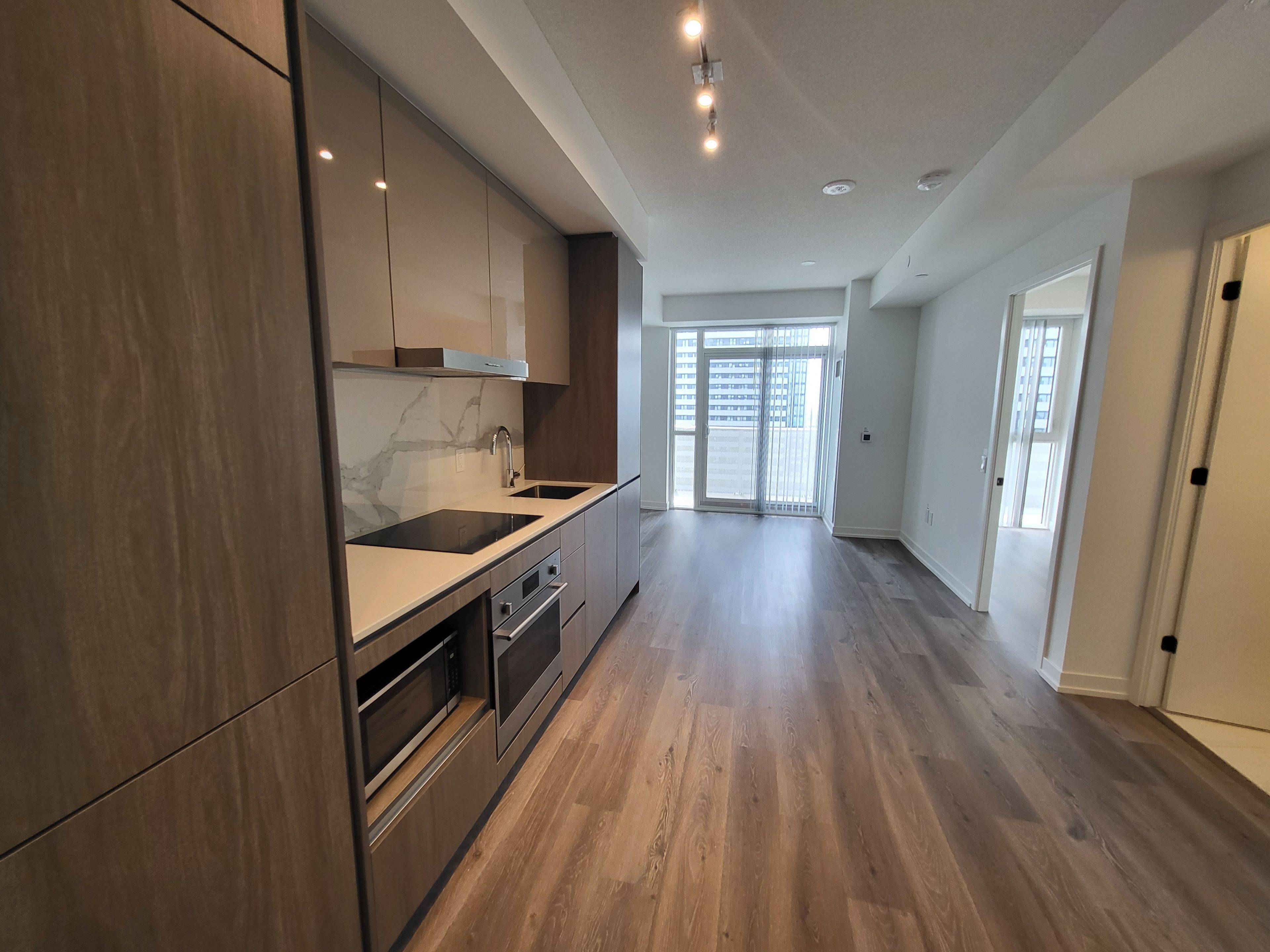 28 Interchange WAY #1502, Vaughan, ON L4K 0P8