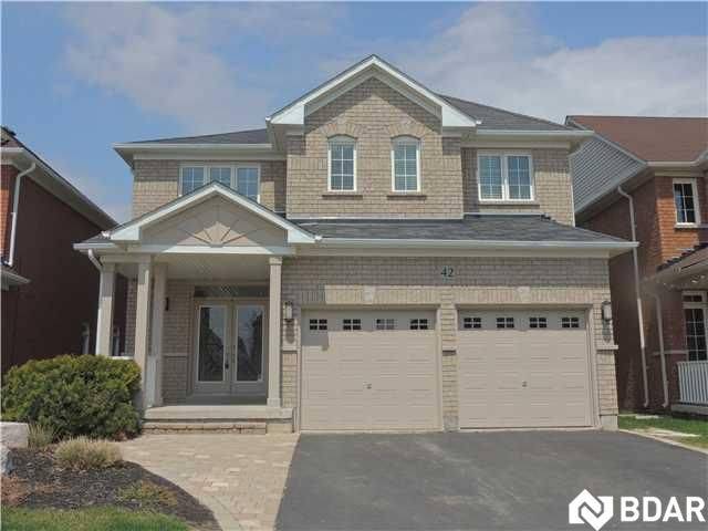 42 Westminster CIR #B, Barrie, ON L4M 0A4