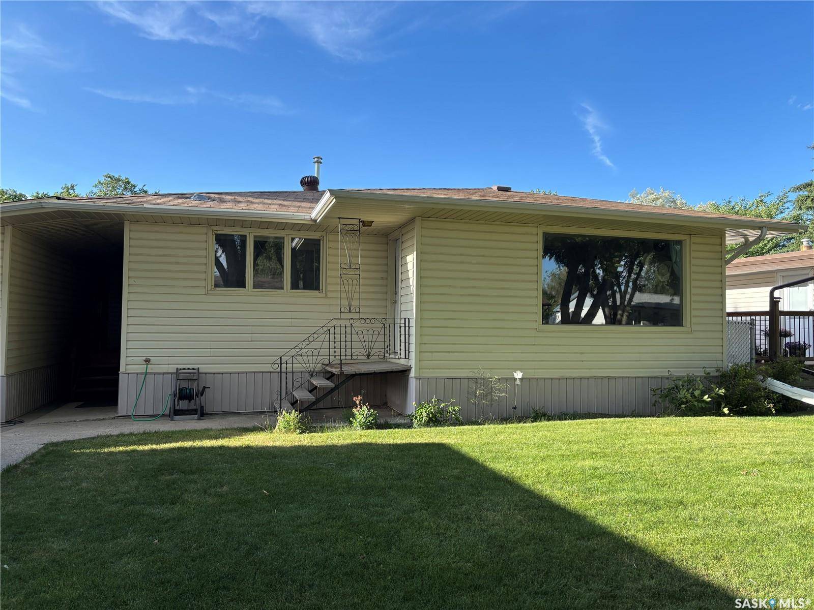 104 Claustre AVENUE, Maple Creek, SK S0N 1N0