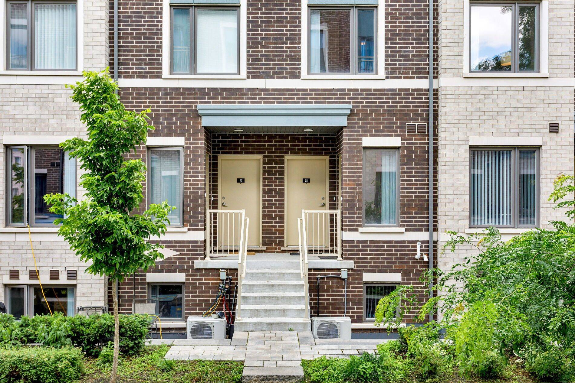 Toronto W06, ON M8V 0J7,20 William Jackson WAY #98
