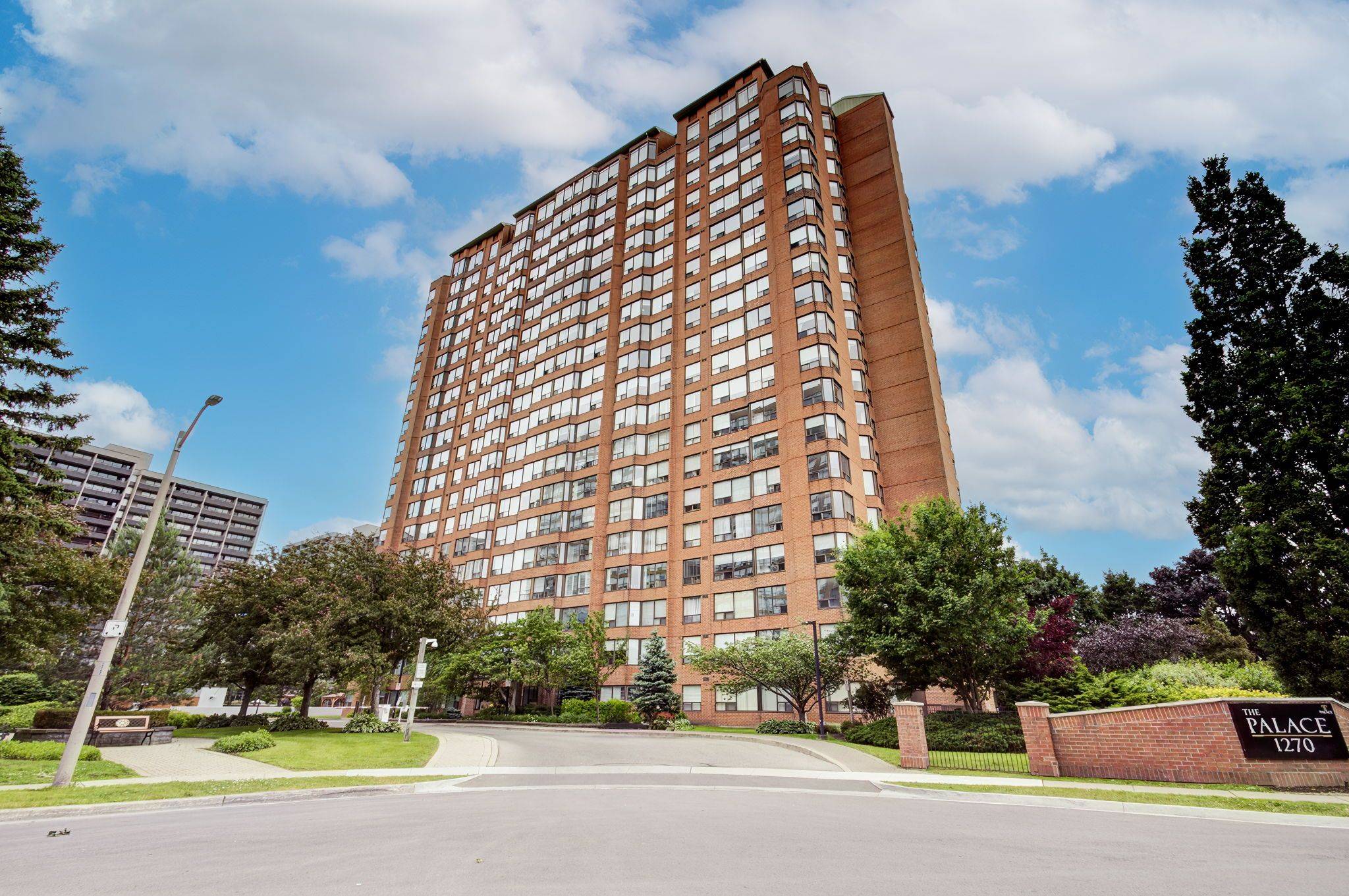 1270 Maple Crossing BLVD #306, Burlington, ON L7S 2J3