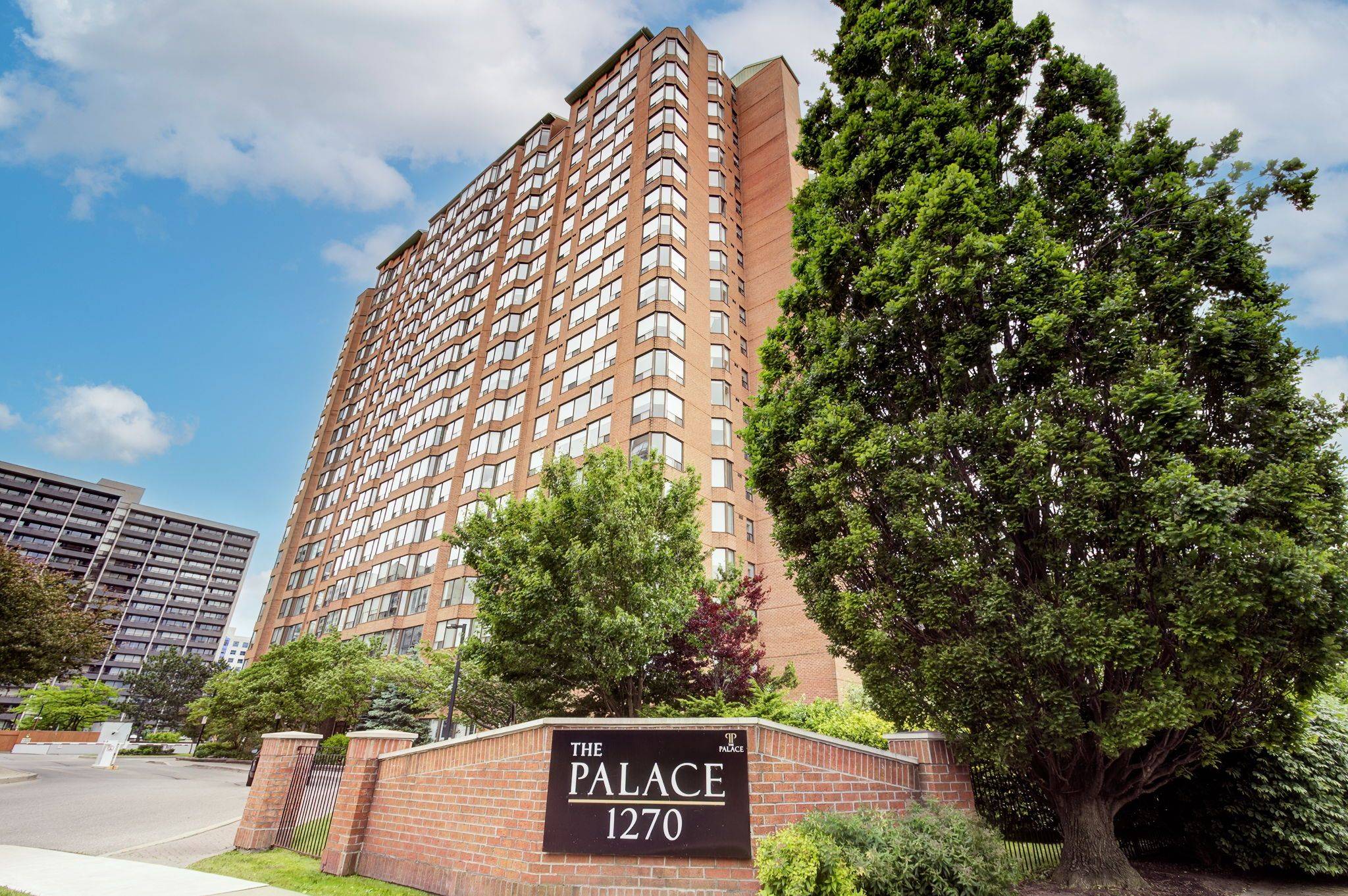 Burlington, ON L7S 2J3,1270 Maple Crossing BLVD #306