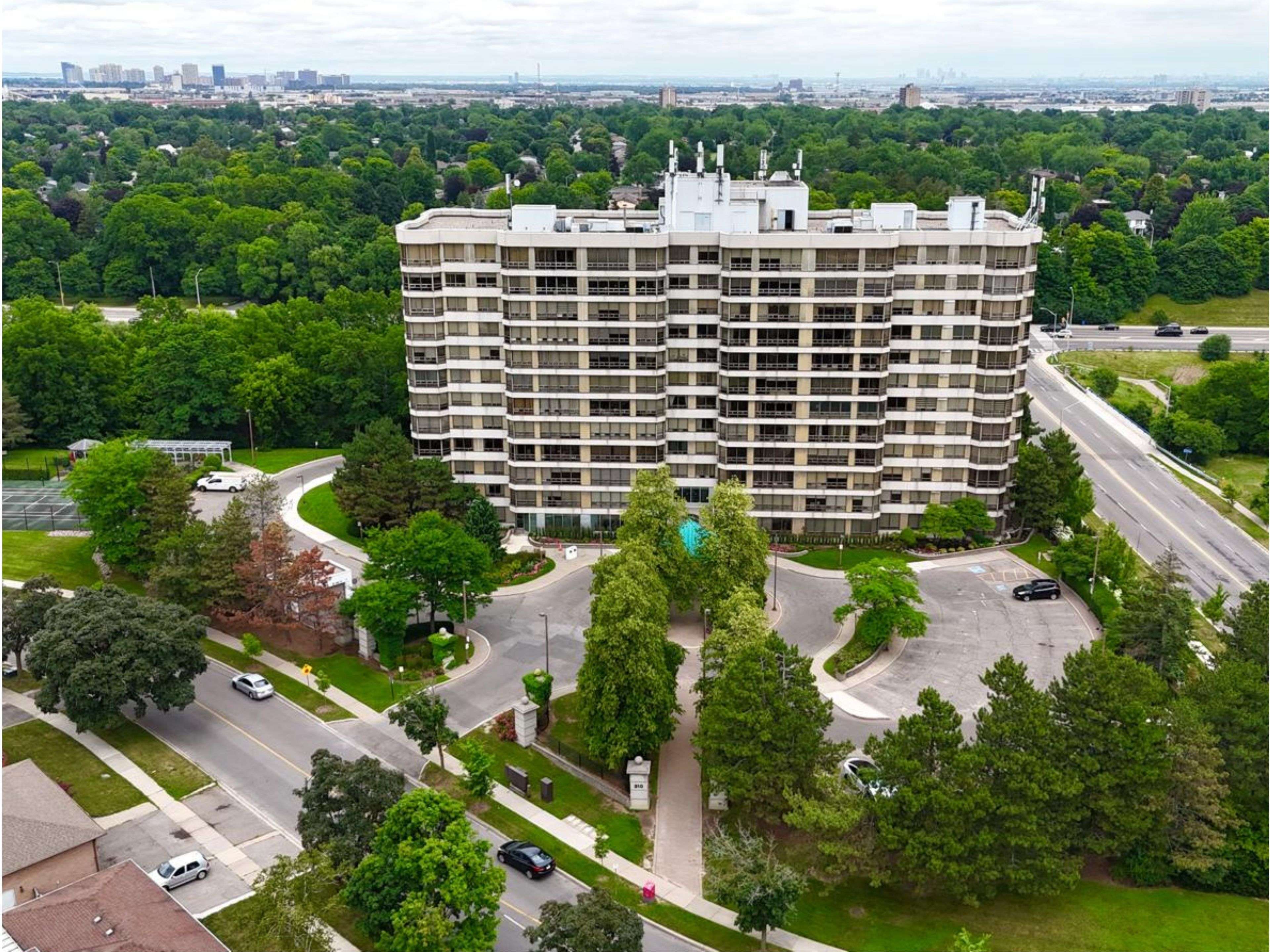 Brampton, ON L6Y 3B1,310 Mill ST S #202