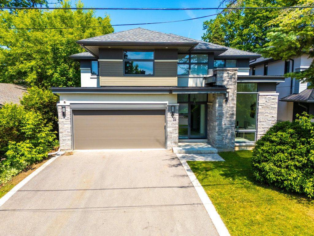 34 Onaway RD, Mississauga, ON L5G 1A4