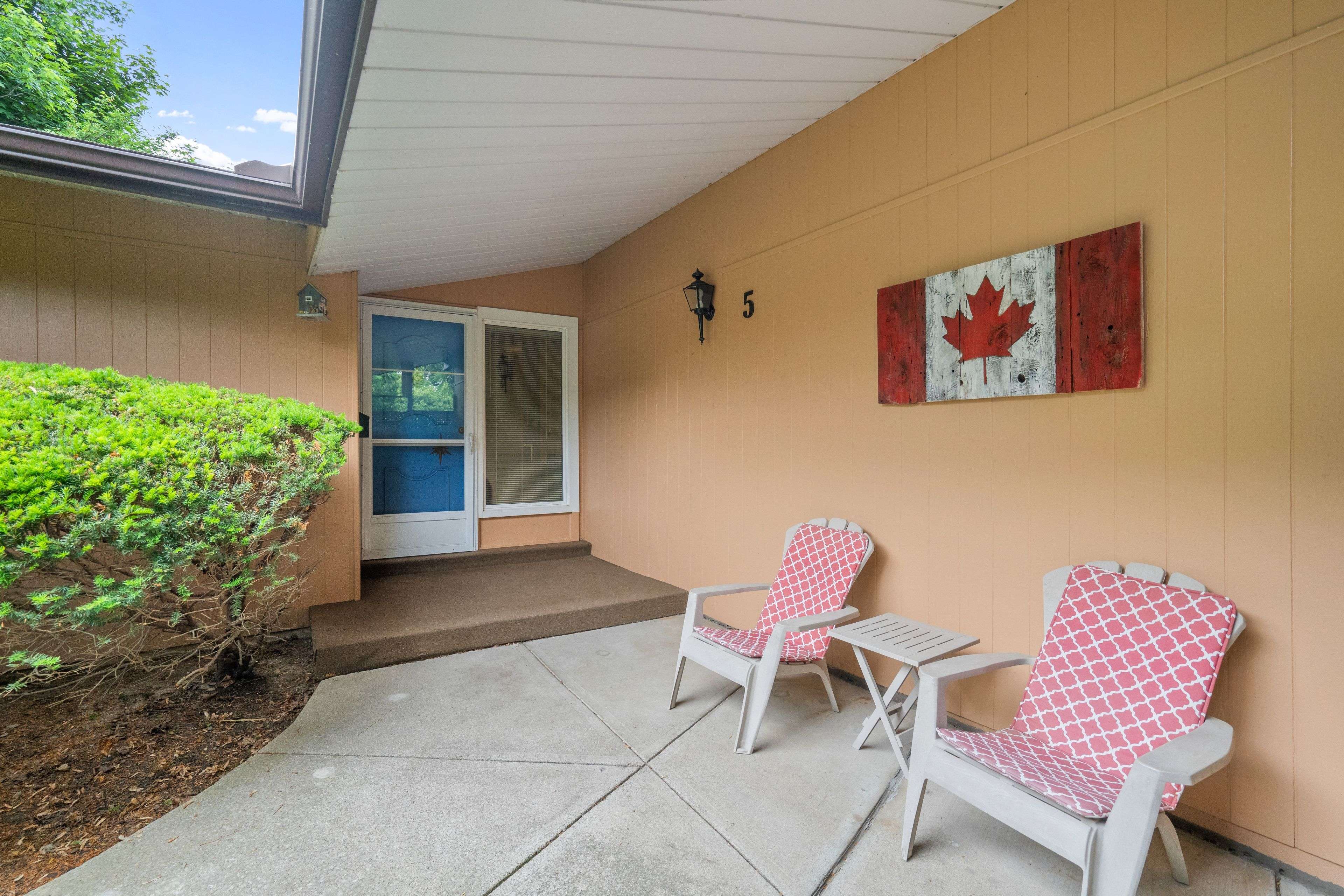 Mississauga, ON L5N 1H2,5 Shady Lawn CT