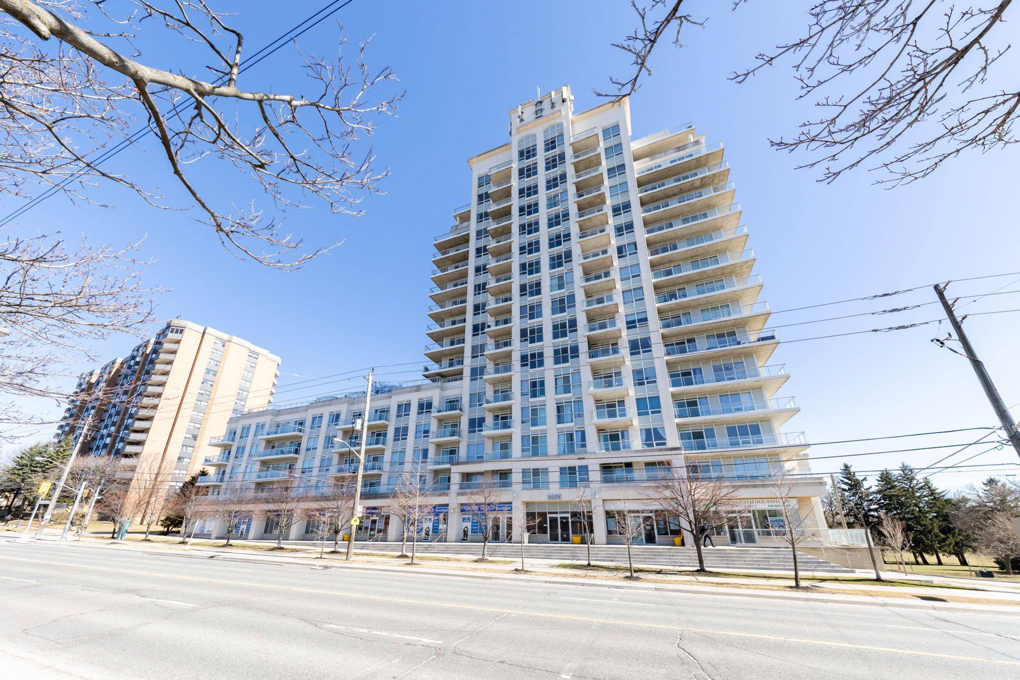 Toronto W06, ON M8W 0A2,3865 Lake Shore BLVD W #520