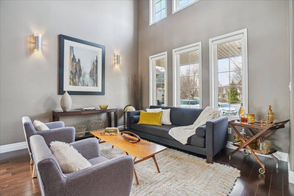 Burlington, ON L7L 6T2,5956 Chercover CT