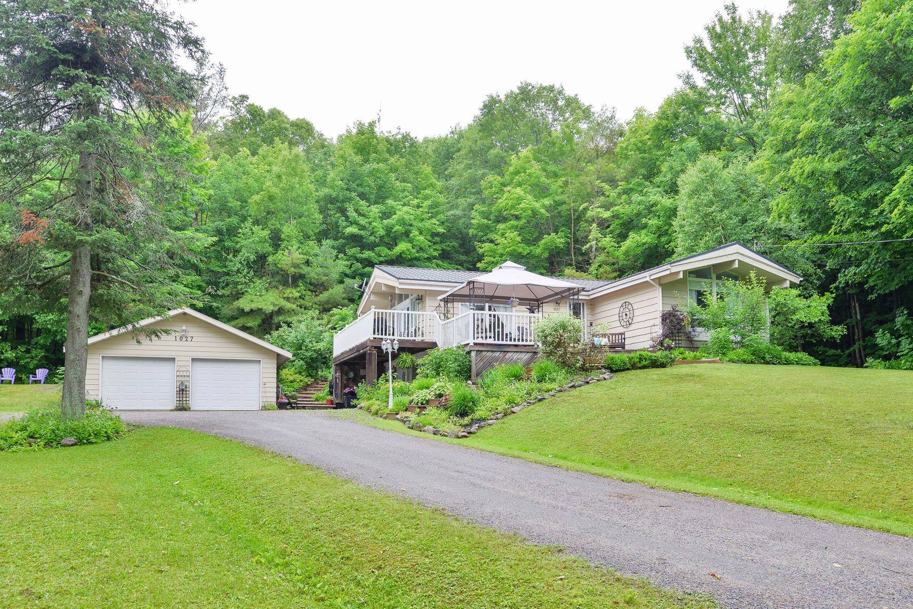 Muskoka Lakes, ON P0B 1M0,1027 Cowan Park RD