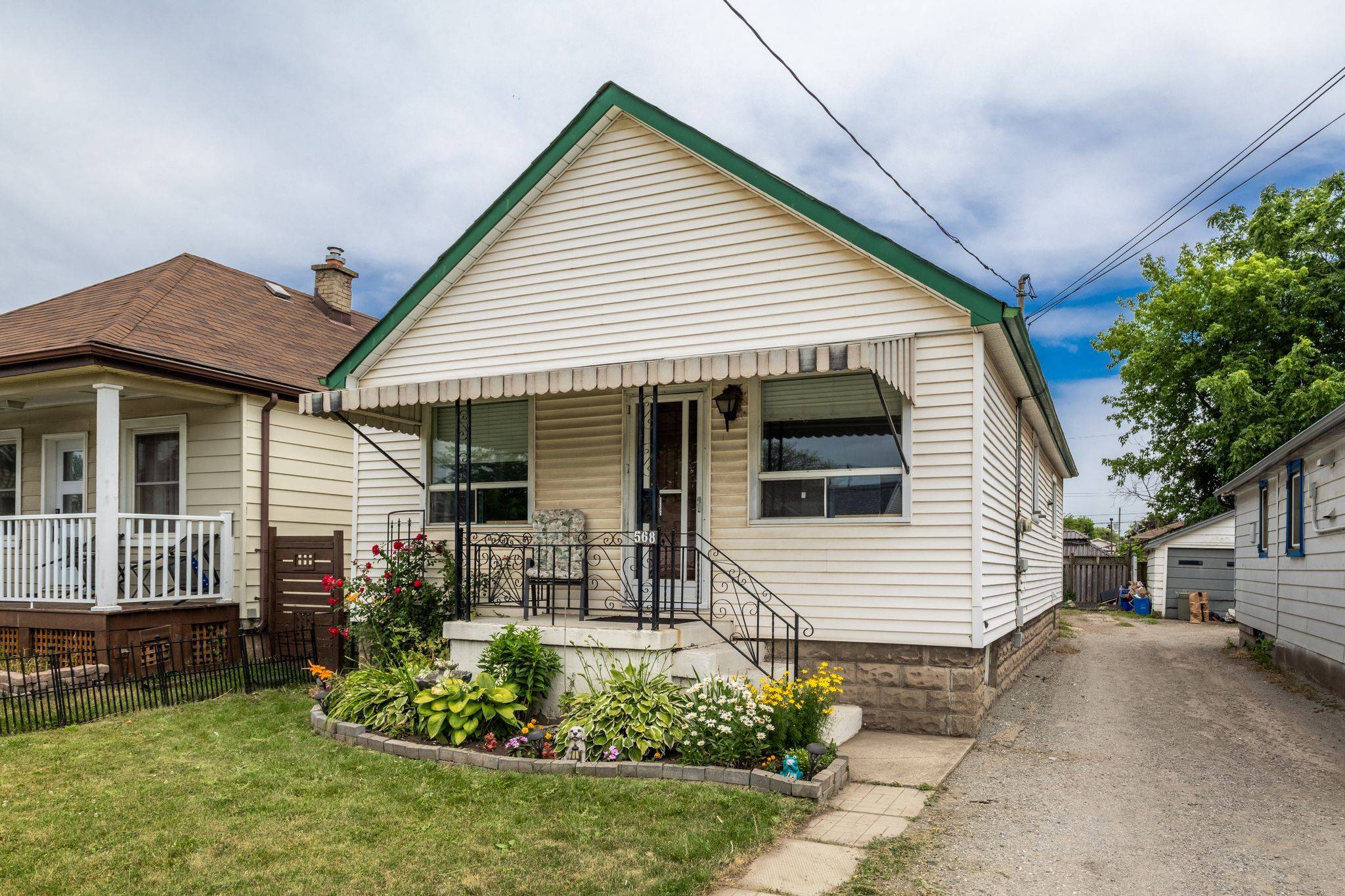 Hamilton, ON L8H 6T9,568 Barnaby ST
