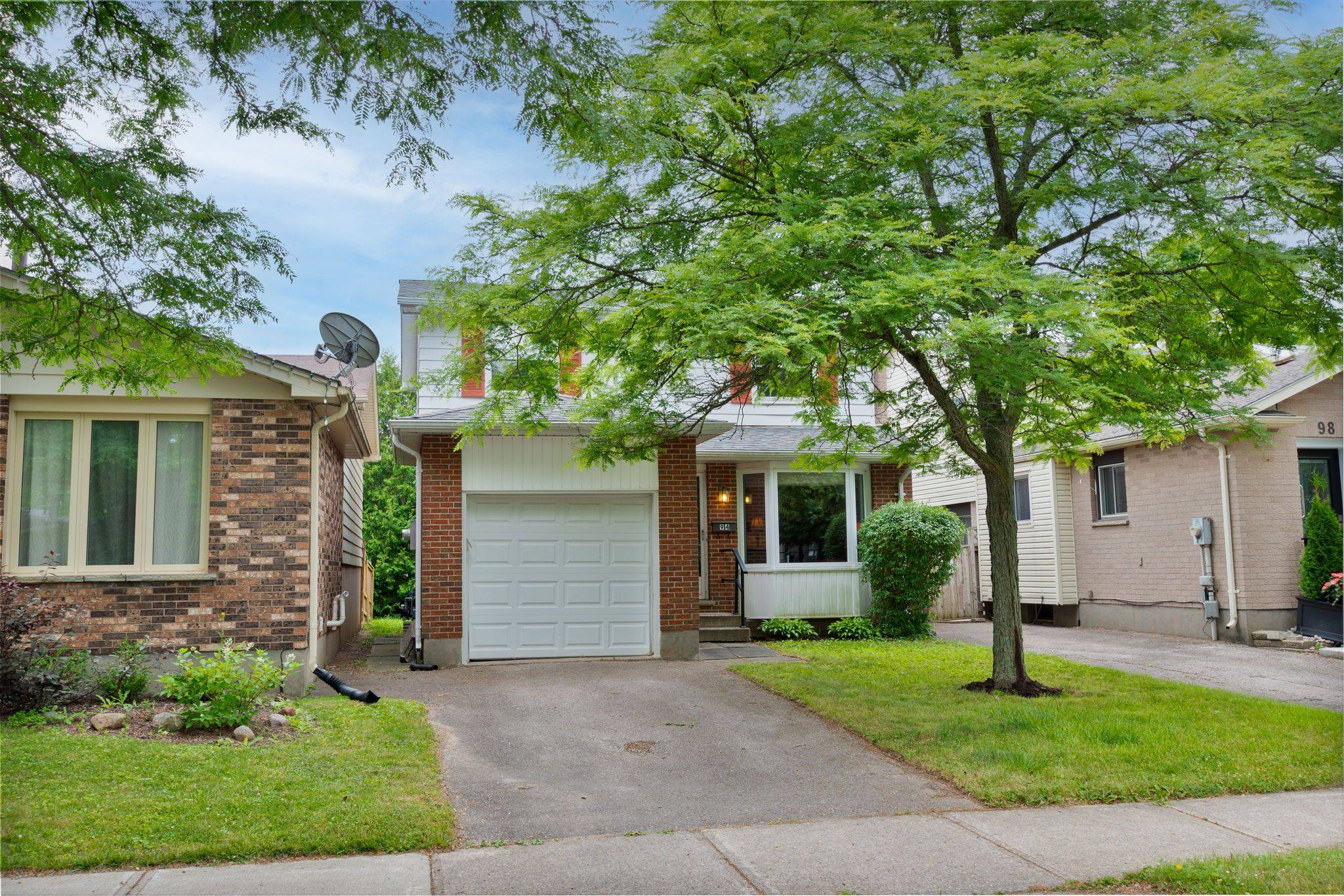 London North, ON N6G 3P6,94 Olympic CRES